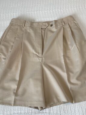 Izod Tan Pleated Women’s Golf Shorts